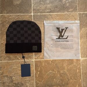 Louis Vuitton Black and Gray Knit Accessory